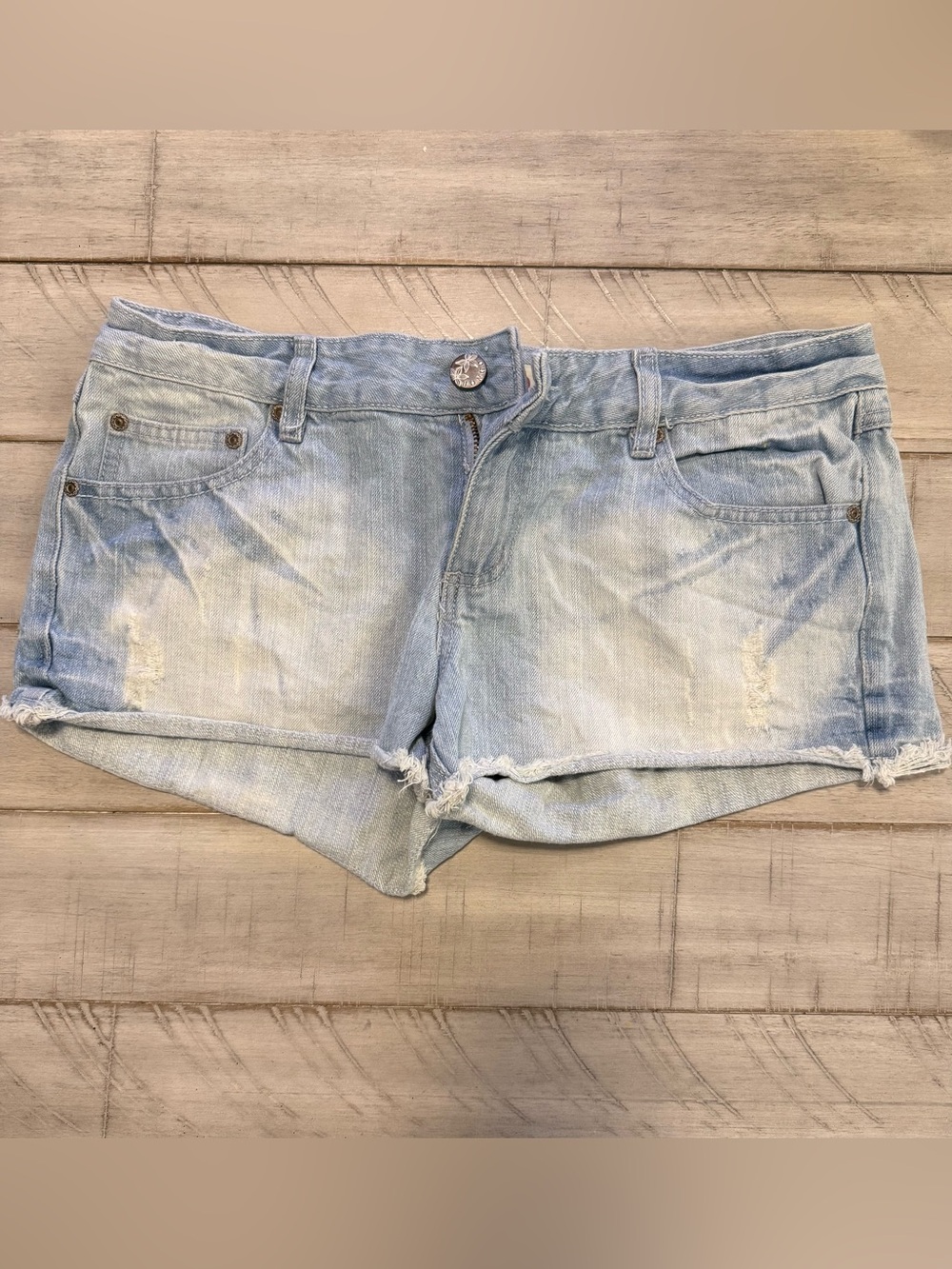 BONGO Light Blue Faded Denim Shorts Size 11 Jr.